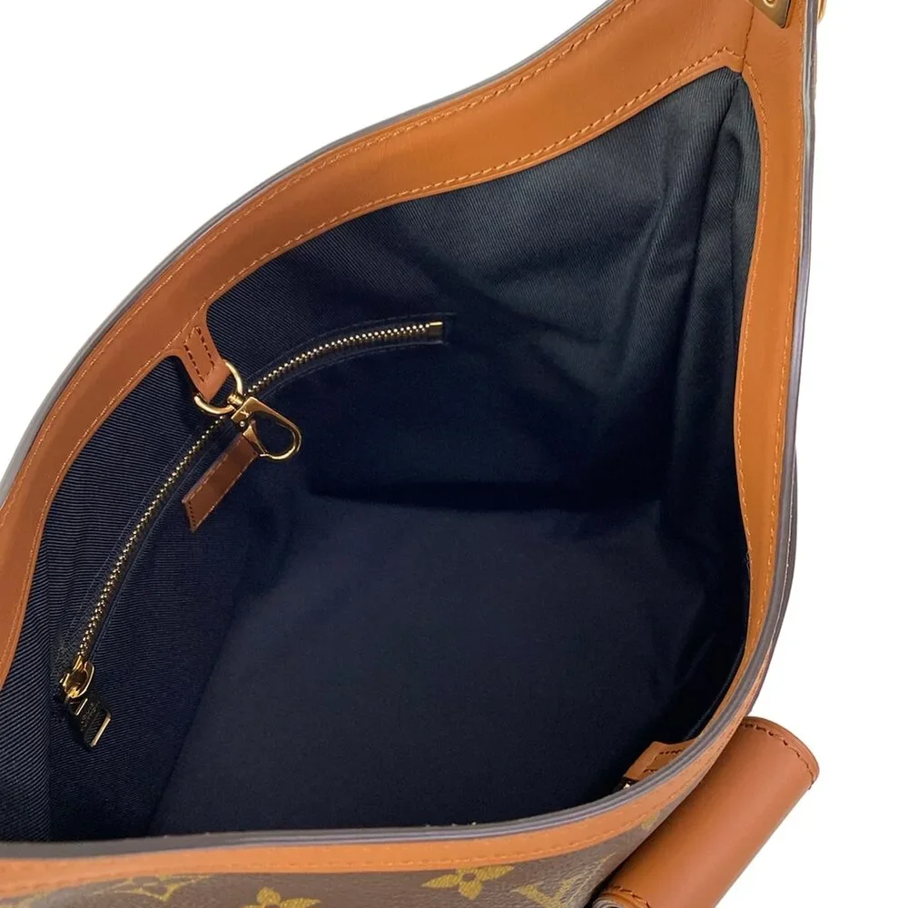 Louis Vuitton Hobo Dauphine MM Handbag M45195